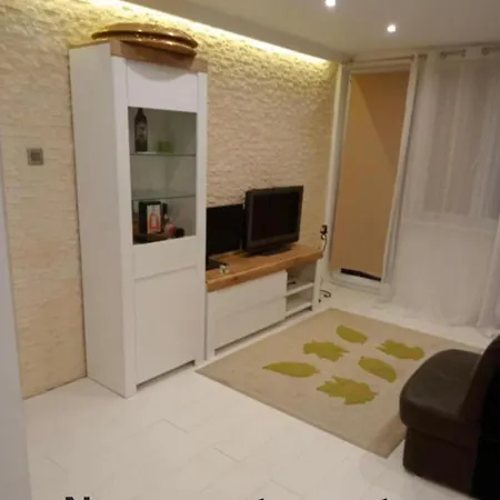 Przy Jeziorze Czos Apartment